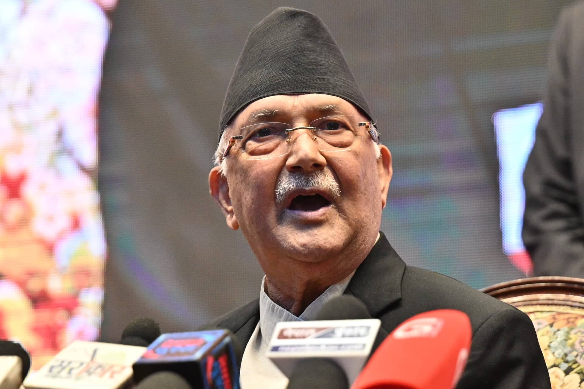 केपी ओलीको आरोप- नेकपा विभाजन प्रचण्ड इमानदार नहुँदा भएको हो